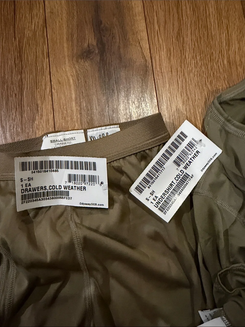 Army Silks Lightweight Olive Green Base Layer Top & Bottom Set